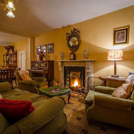 Meath Arms Country Inn 奥赫里姆 外观 照片