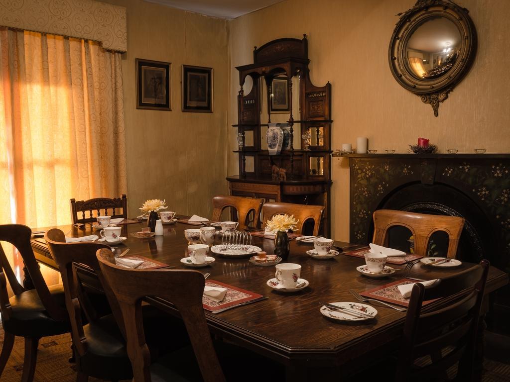 Meath Arms Country Inn 奥赫里姆 外观 照片